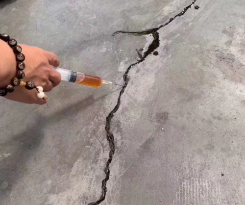乌恰混凝土裂缝修补技术详解​